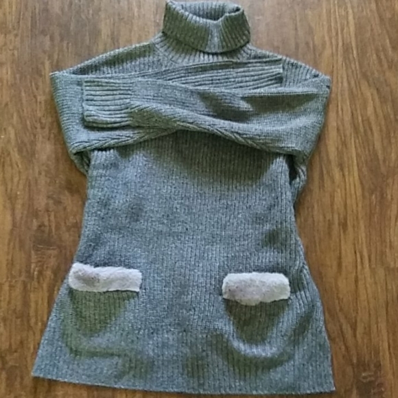 Cozy grey turtleneck sweater with pockets - Picture 2 of 2